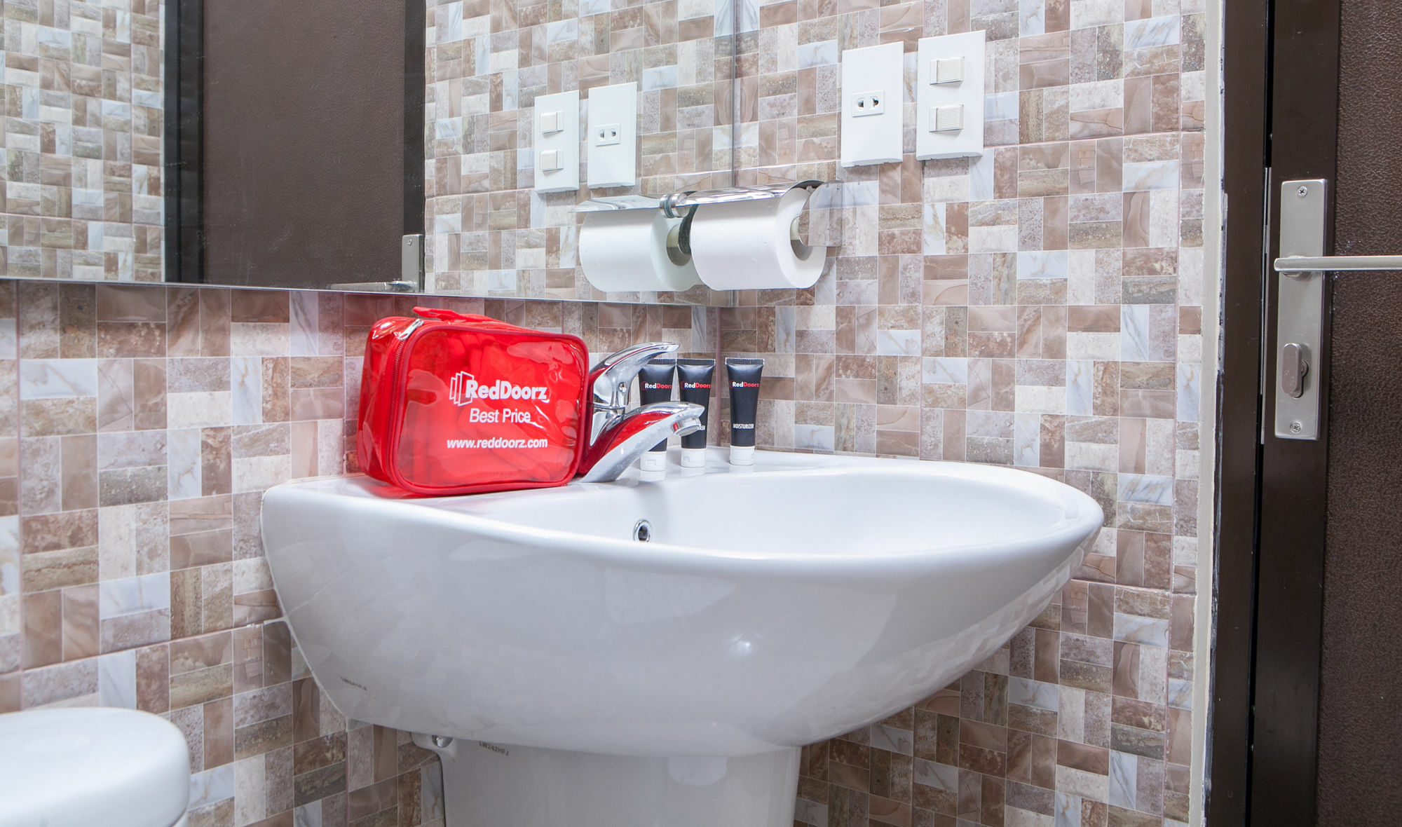 Reddoorz Plus @ Talaga Bodas Bandung Zewnętrze zdjęcie